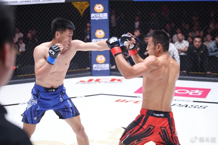开云入口-今晚，两位国际高手冲击JCK！中国选手面临严峻考验|腾力格|伊兹丁|李金波|阿斯克尔拜|MMA_新浪体育_新浪新闻